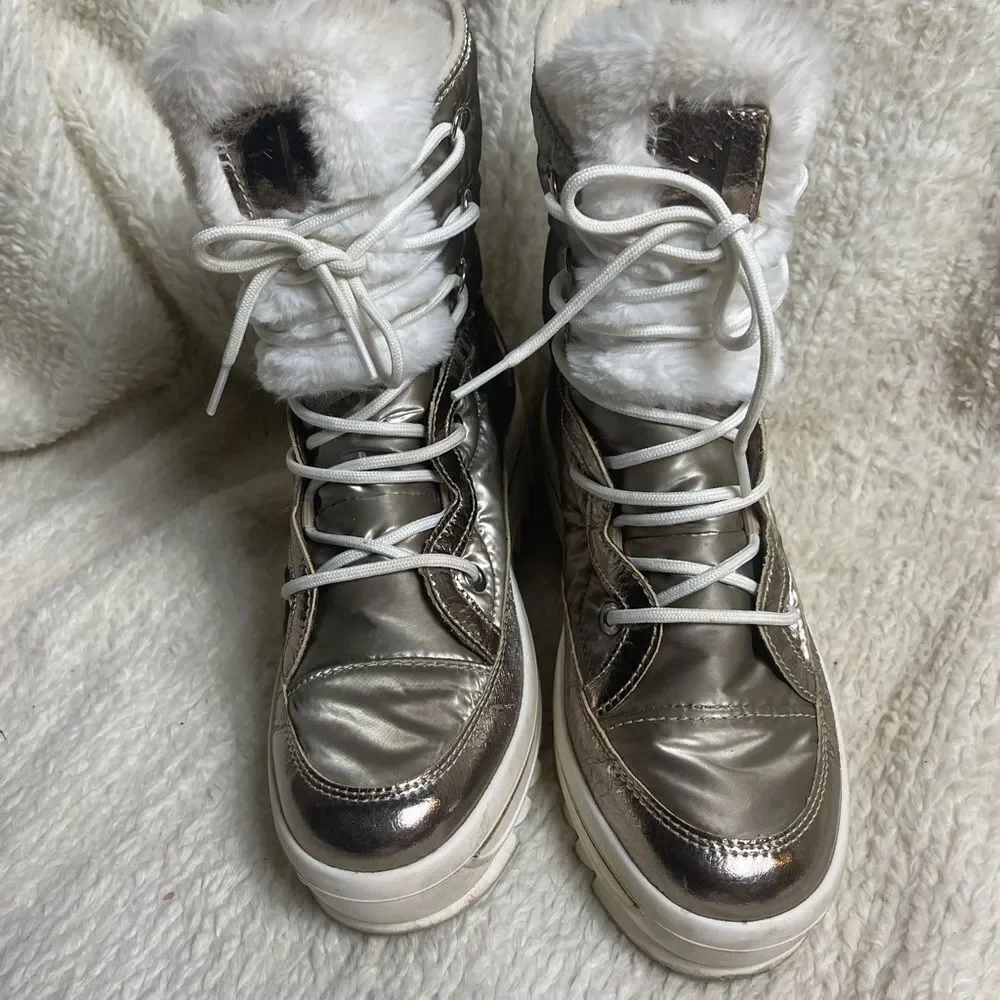 Pajar Women's. Synthetic Metallic gold lace up mid calf snow Boots SZ9.5